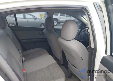 2012 Nissan Sentra 2.0 S z USA, uszkodzony, nr VIN 3N1AB6AP4CL767910